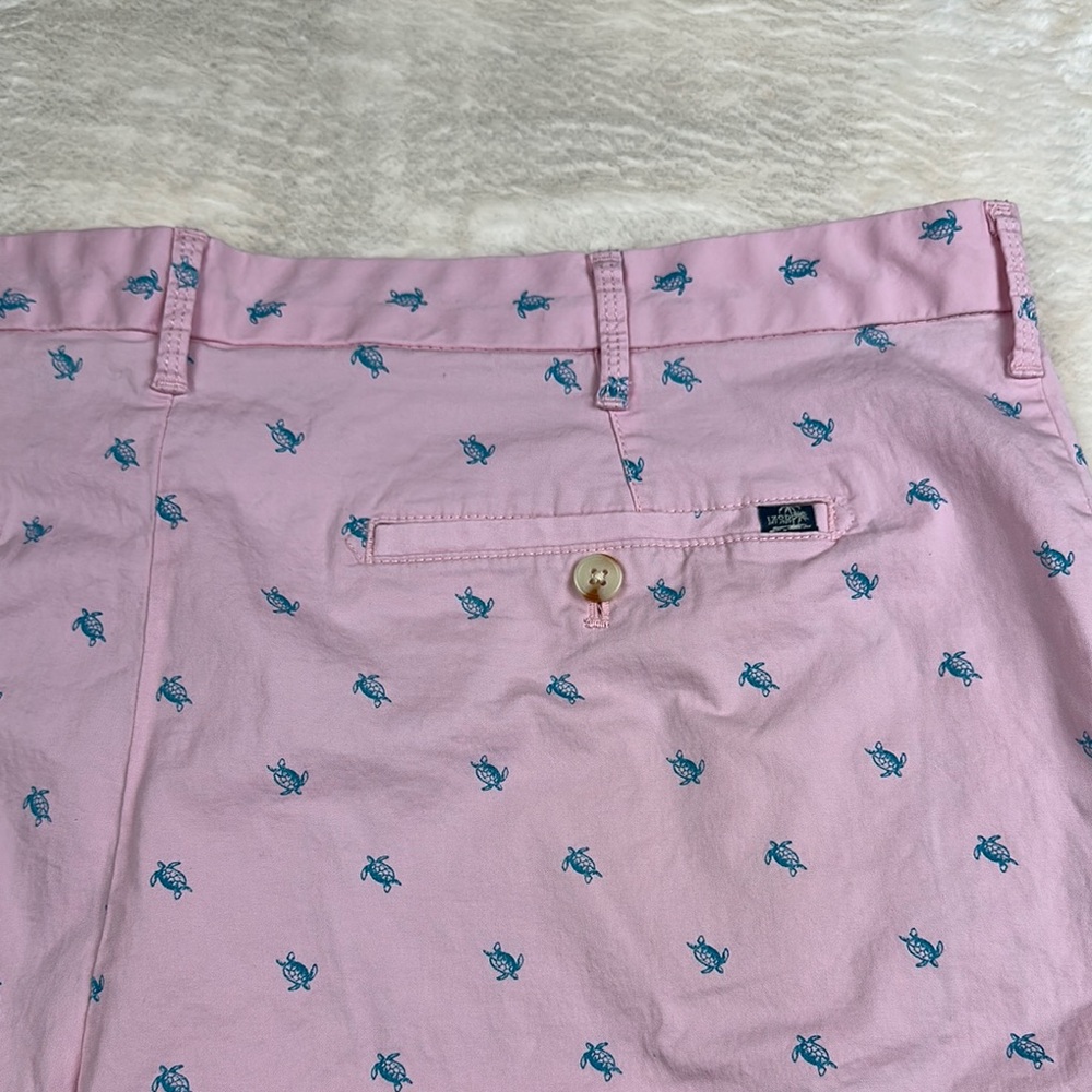Izod Pink Flat Front Shorts with Elegant Pattern - Picture 4 of 5
